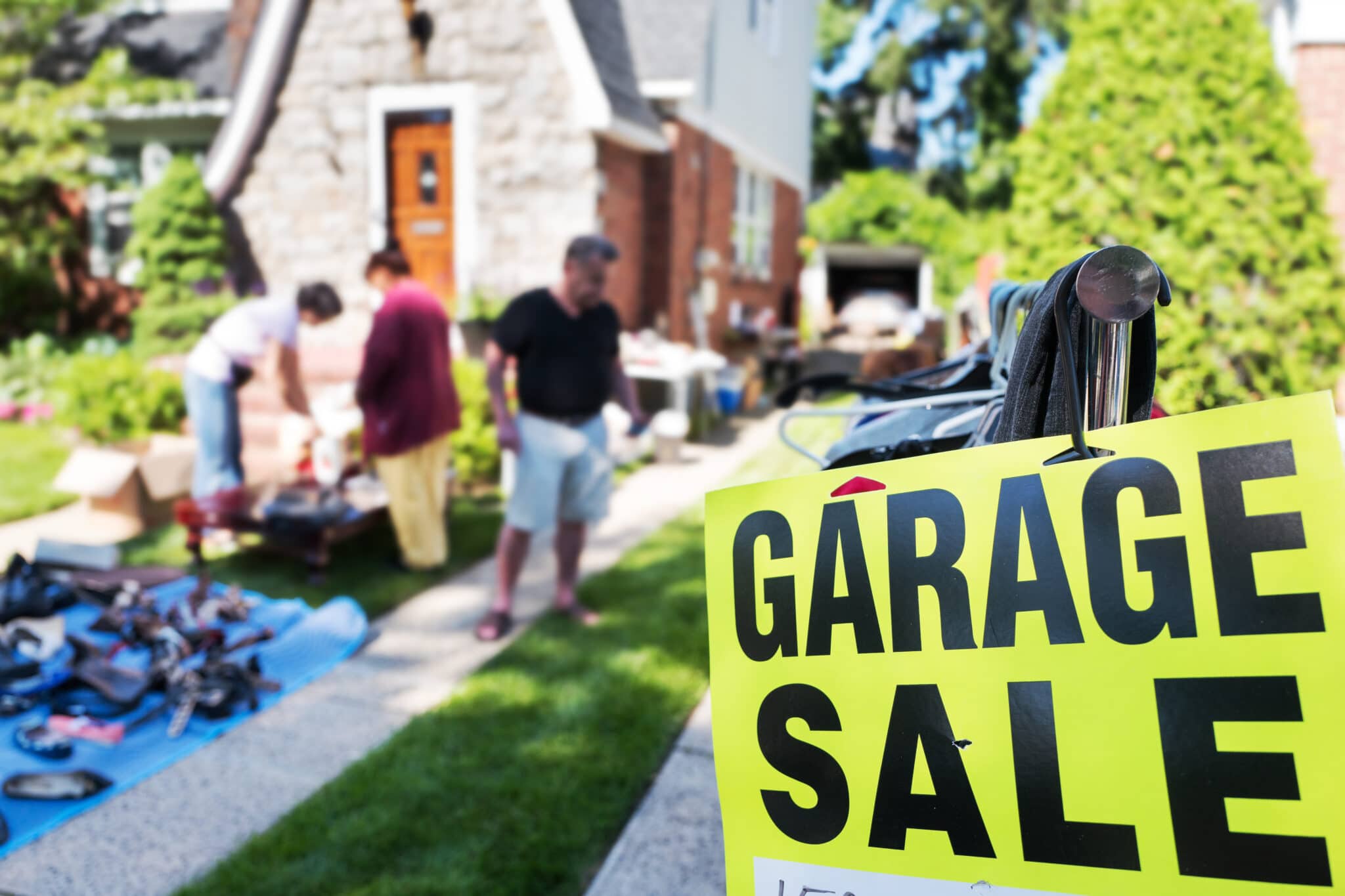 Read here. Гараж sale. Гаражный Сейл. Garage sale фото. Распродажа гаражстейл.